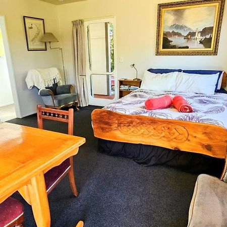Waterwheel Cottage Upper Moutere Exterior foto